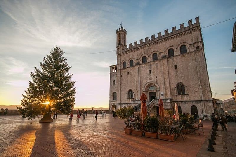 Visite guidée de Gubbio avec déjeuner et promenade à cheval avec dégustation