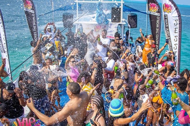 Billet Séances Hip Hop réservées aux adultes Boat Party Cancun