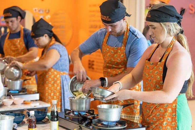 Cours de cuisine thaïlandaise et visite du temple Wat Chalong d'une journée