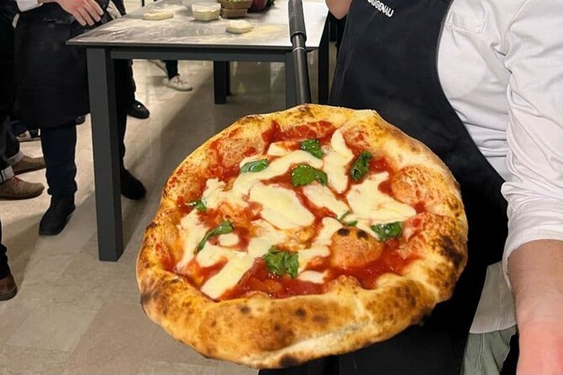 Cours de cuisine pizza avec tiramisù et dégustation de vin à Milan