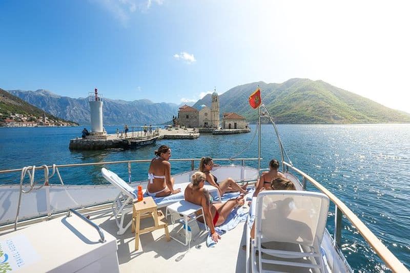 Croisière à Kotor : Perast, Notre-Dame des rochers, Mamula, la Grotte bleue, Dobrec et bien plus encore