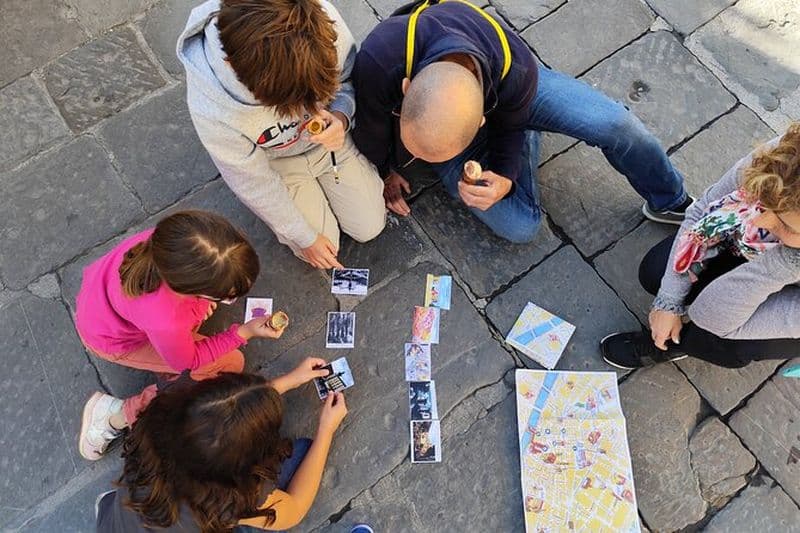 Chasse au trésor pour enfants dans le centre-ville de Florence. Une aventure privée !
