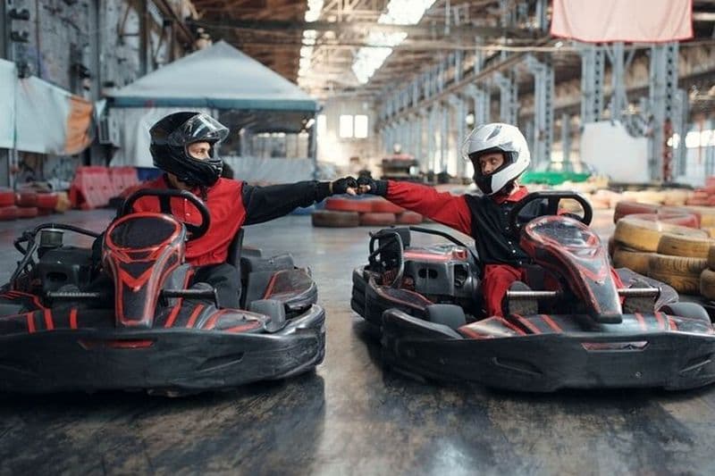 Forfait Go Karting en salle à Gdansk avec transferts à l'hôtel