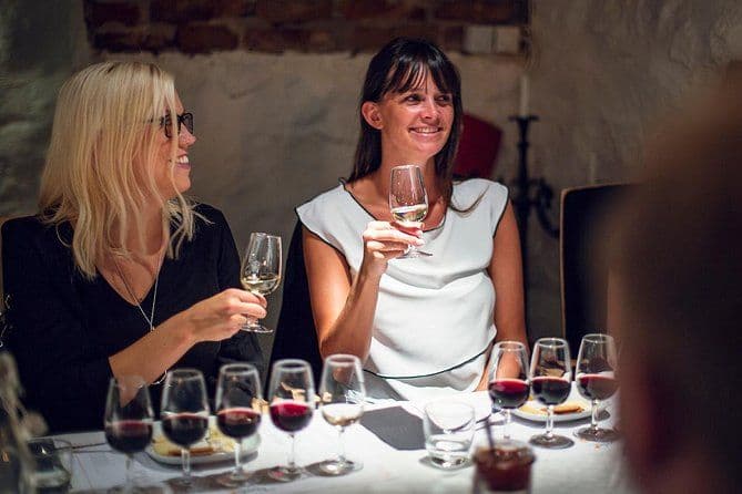 Dégustation de vins dans la vieille ville de Stockholm