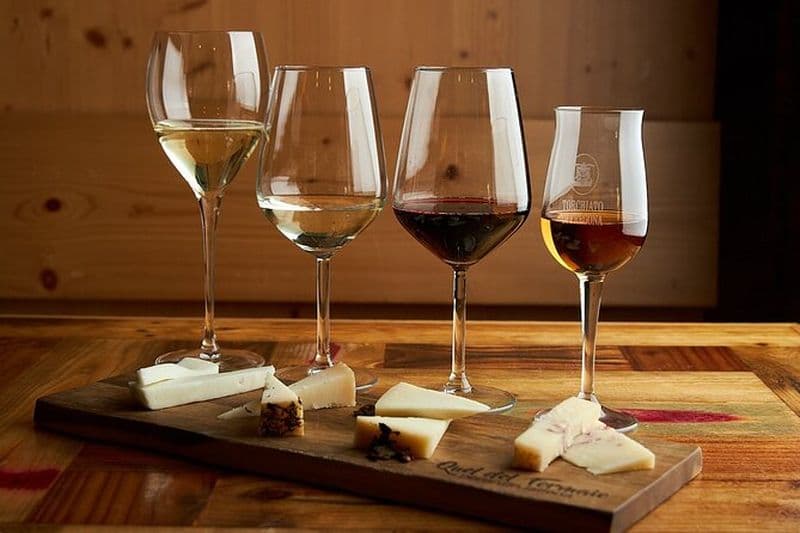 Tour des fromages et gins haut de gamme dans les collines du Prosecco. Déjeuner complet !