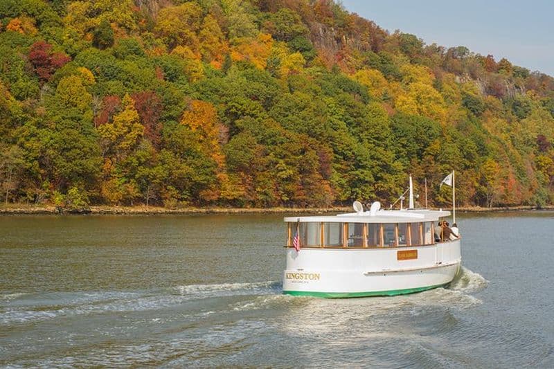 Croisière de feuillage d'automne à New York sur la rivière Hudson