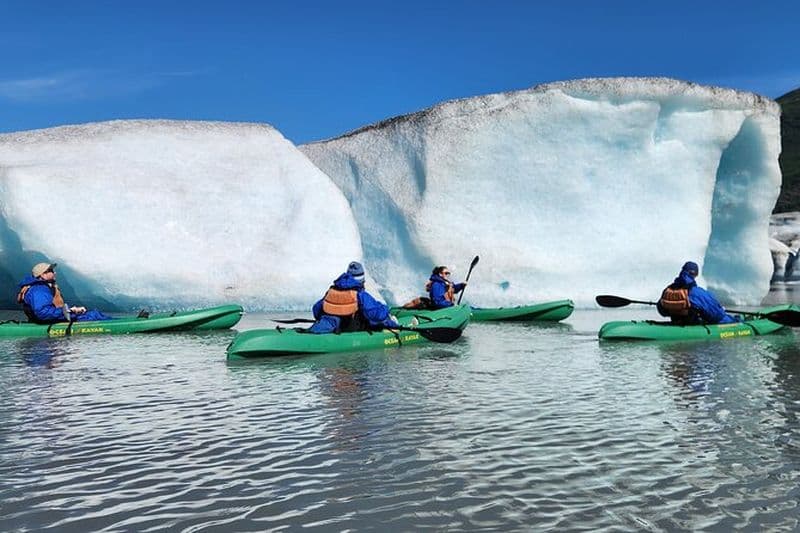 Aventure de kayak sur glace bleue au glacier Spencer