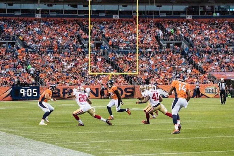 Match de football des Broncos de Denver à Empower Field à Mile High