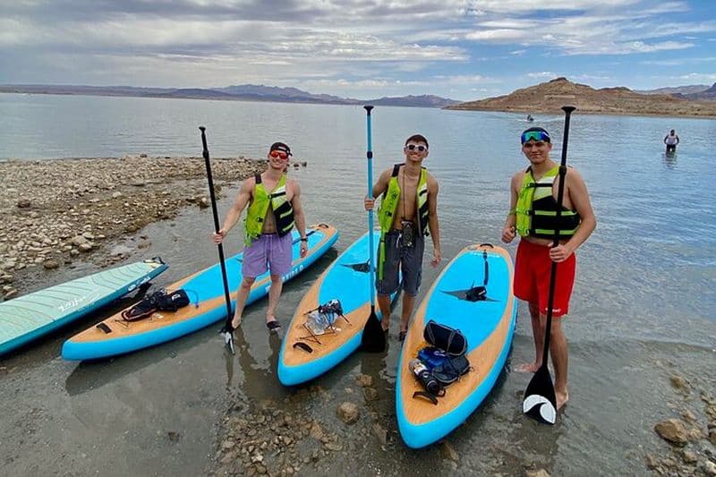 Lake Mead Paddle Board Rental — Accès direct à la plage et horaires flexibles