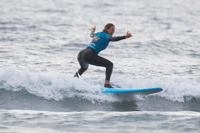Cours de surf en groupe à Playa de Las Américas avec photographies
