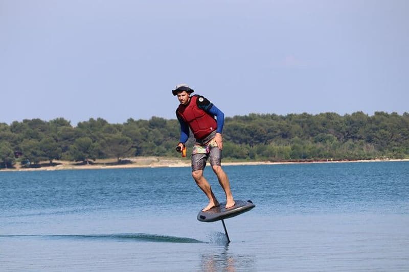 Istrie, cours d'eFoil avec instructeur