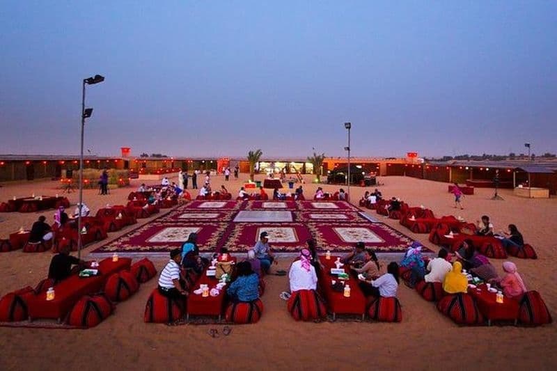 Private - Dîner dans le désert de Dubaï avec balade à dos de chameau, dîner BBQ et danse du ventre