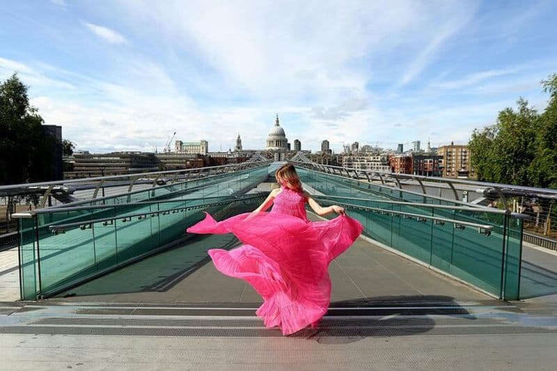 Des moments captivants au Millennium Bridge Professional Photoshoot
