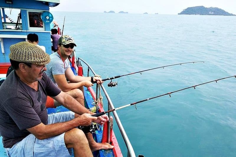Excursion d'une journée de pêche en bateau privé au départ de Koh Samui