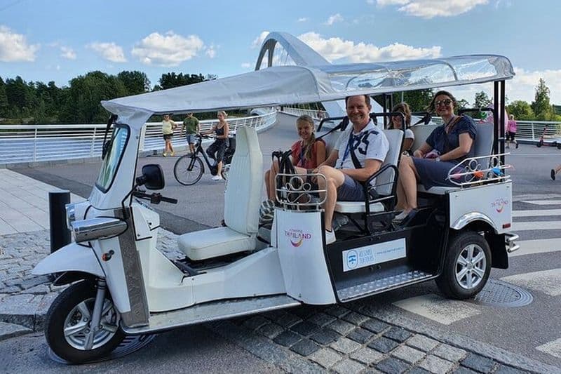 Billet Visite guidée privée en TukTuk à Helsinki 2,5 heures