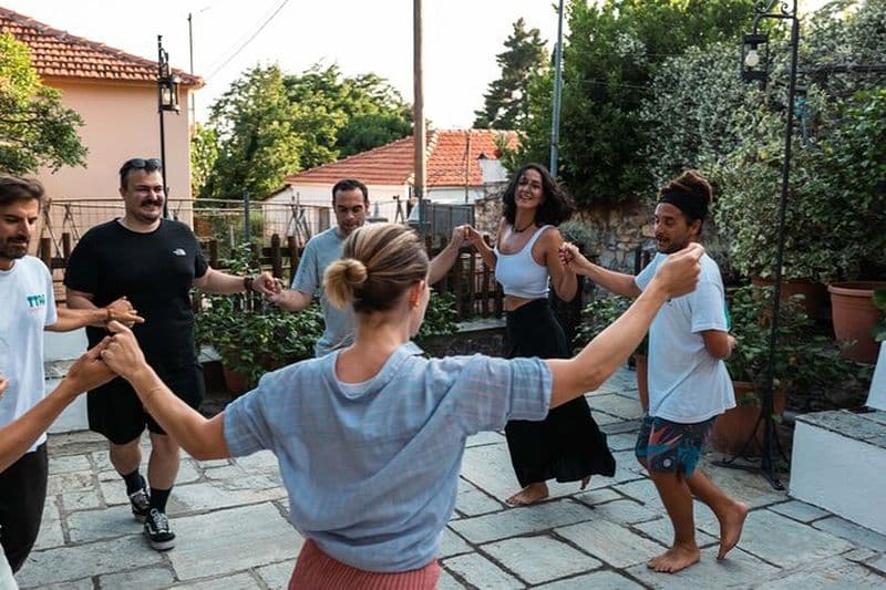 3 jours avec cours de danses traditionnelles, yoga et festin à Pélion