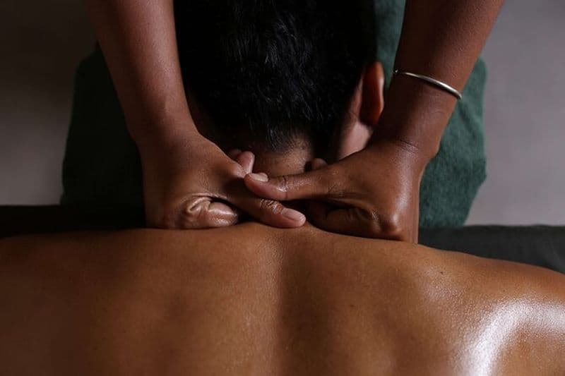 Massage de la tête, du dos et des épaules à Phnom Penh