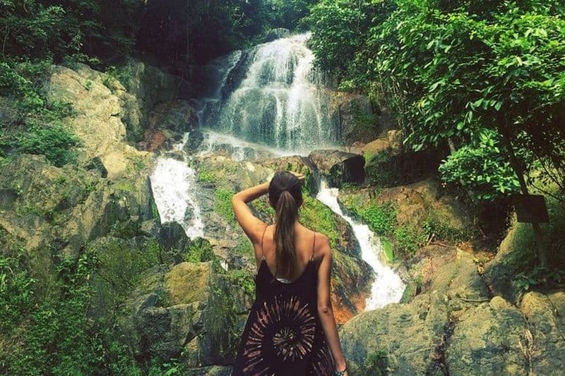 Randonnée sur le sentier de la cascade Hin Lad