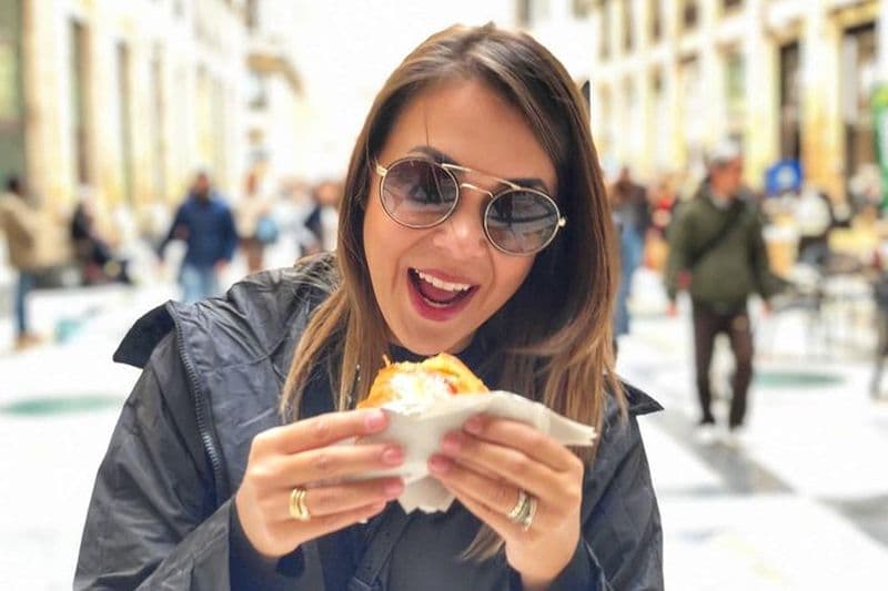 Balade gastronomique en bord de mer à Naples avec promenade dans la marina et visite de Castel dell'Ovo