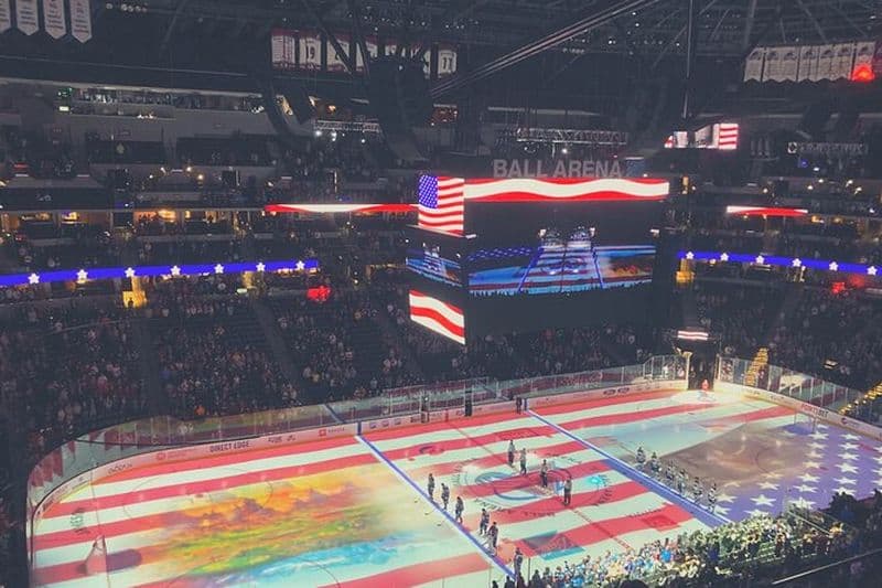 Match de hockey sur glace de l'Avalanche du Colorado au Ball Arena