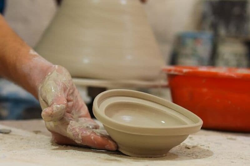 Ateliers guidés de poterie et de zellige à Fès Maroc