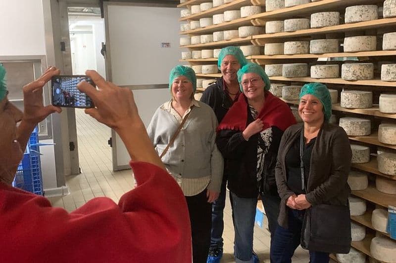 Dégustation et prosecco de fromages locaux haut de gamme. Visites privées.