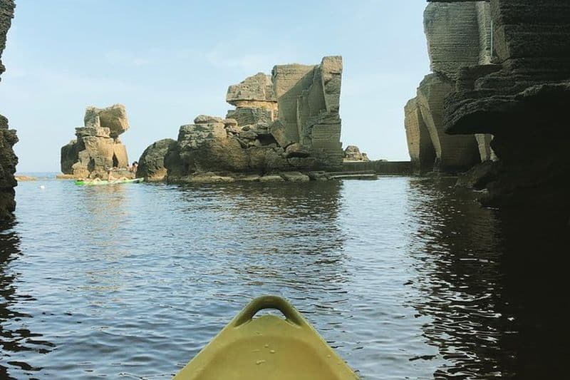 Excursion en kayak de mer : Santa Cesarea Terme et les grottes de soufre