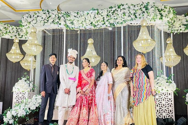 IWT- Visite de mariage avec nourriture, danse, Sari, henné, culture et religion