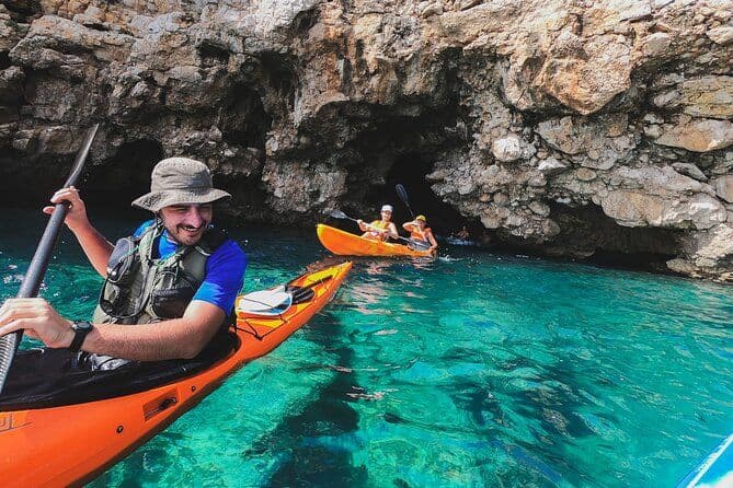 Excursion en kayak à Porto Selvaggio parmi les grottes et les sources