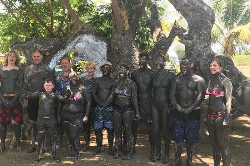 Billet Visite d'une demi-journée de la piscine de boue des sources chaudes du CFC, du jardin du géant endormi et du village