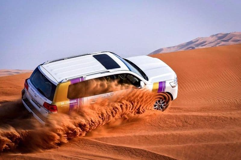 Evening Desert Safari: - Randonnées Aventure, Divertissements en direct, Buffet BBQ & Plus