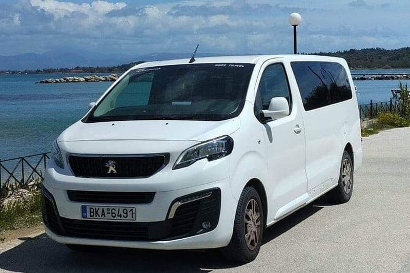 Corfou : transfert aéroport privé en minibus