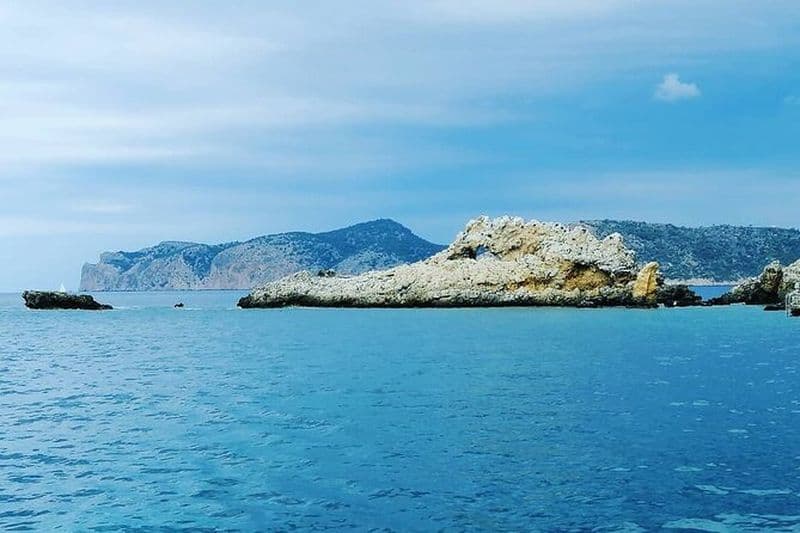 Expérience de voile d'une demi-journée le long de la côte de Majorque