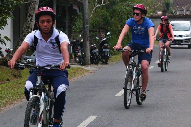 Balade culturelle à vélo dans Bali