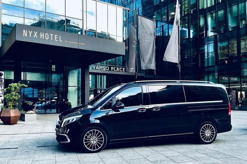 Transfert privé Aéroport Chopin Varsovie 5 à 8 passagers