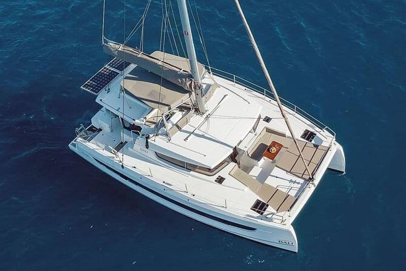 CATAMARAN Kleftiko Poliegos & Tour de Milos Déjeuner avec Openbar