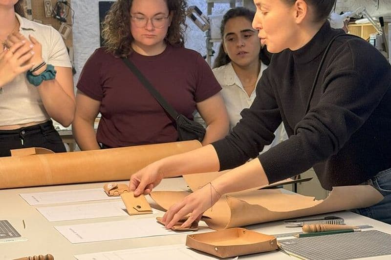Expérience Privée En Atelier De Maroquinerie Accessoire En Cuir