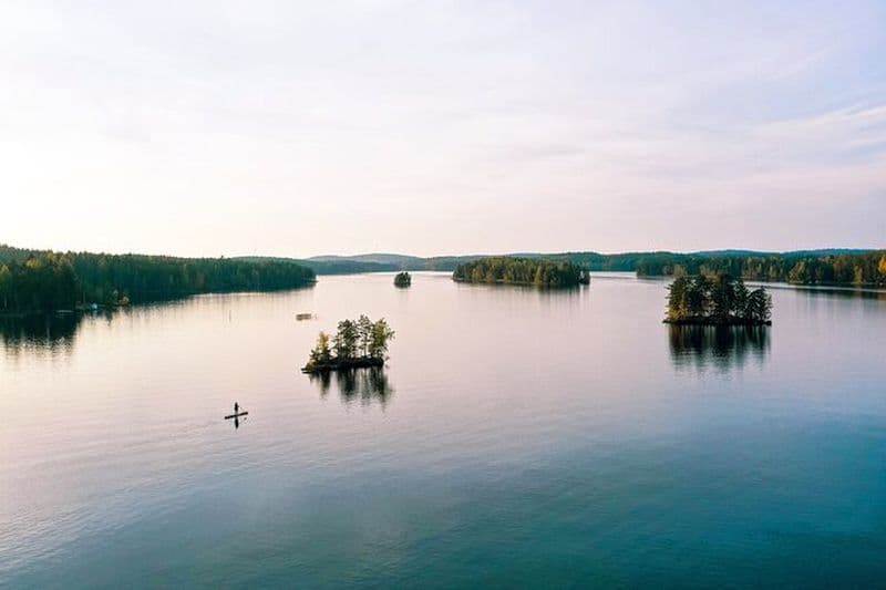 Stand Up Paddle sous le soleil de minuit
