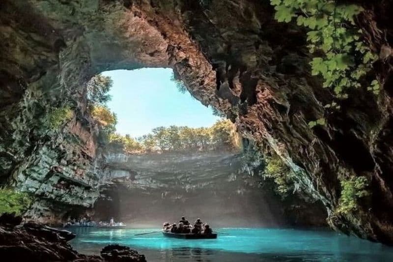 Les Grottes....Grotte de Drogarati et lac Melissani