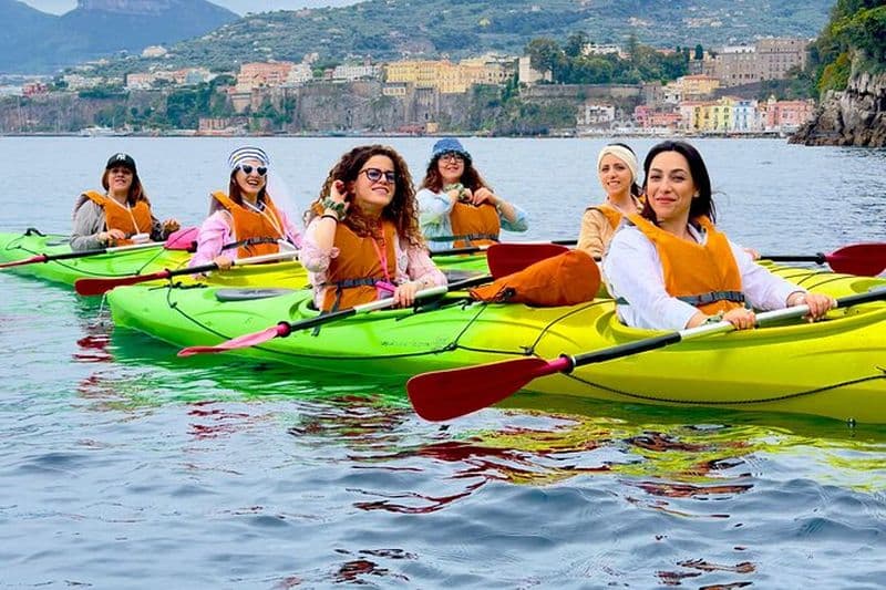 Excursion en kayak sur la côte de Sorrente et 1h de stand up paddle gratuit
