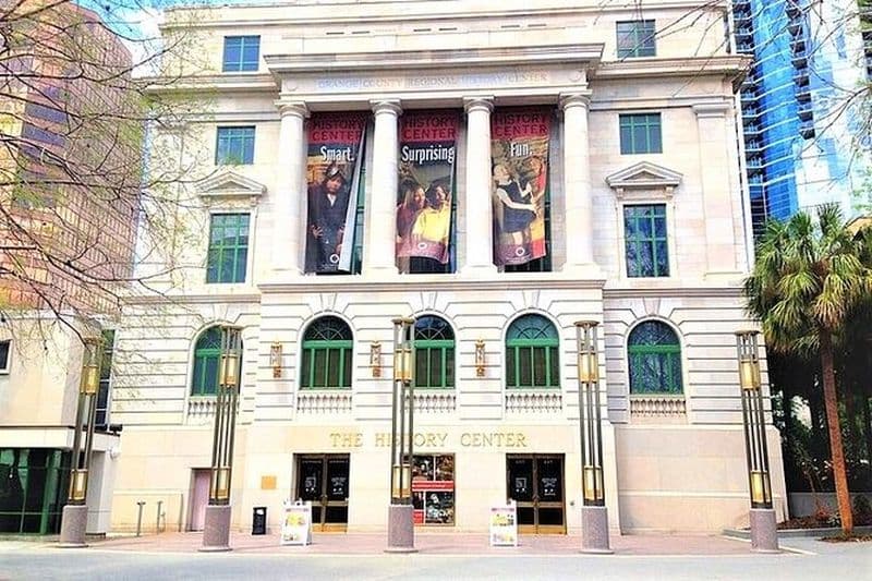 Billet Chasse au trésor autoguidée : scène artistique et paysage du lac Eola