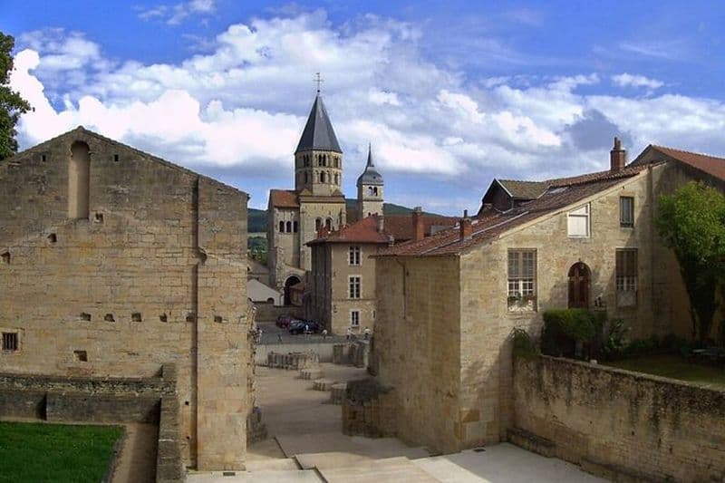 Billet Visite guidée privée de l'abbaye de Cluny avec votre guide touristique officiel !