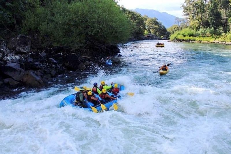 Billet Rafting privé d'une journée et vin de Santiago