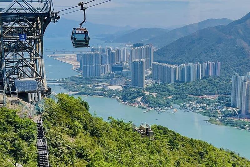 Visite privée de Lantau : Téléphérique de cristal et promenade en bateau de dauphins