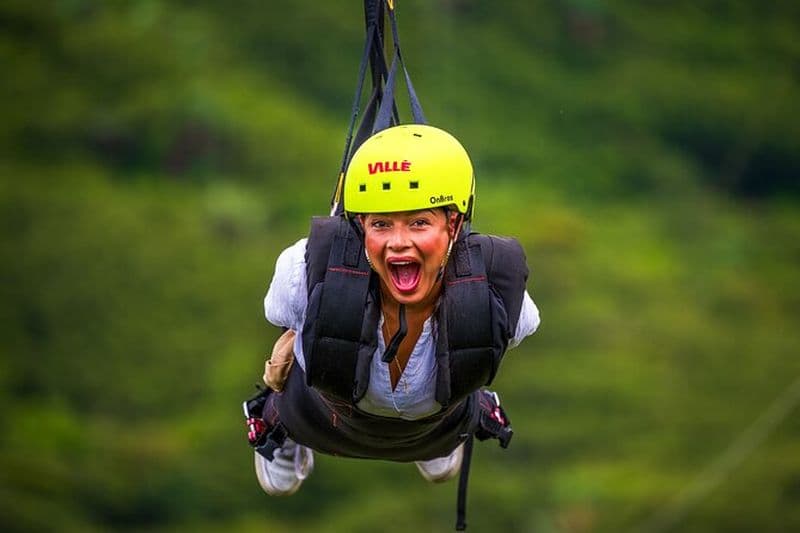 Tyrolienne pulsée du ciel de Maurice - 7 tyroliennes panoramiques-Vallé Advenature Park