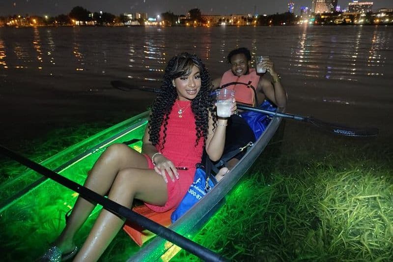 Date Night LED Glow Clear Kayak ou Paddleboard & Champagne