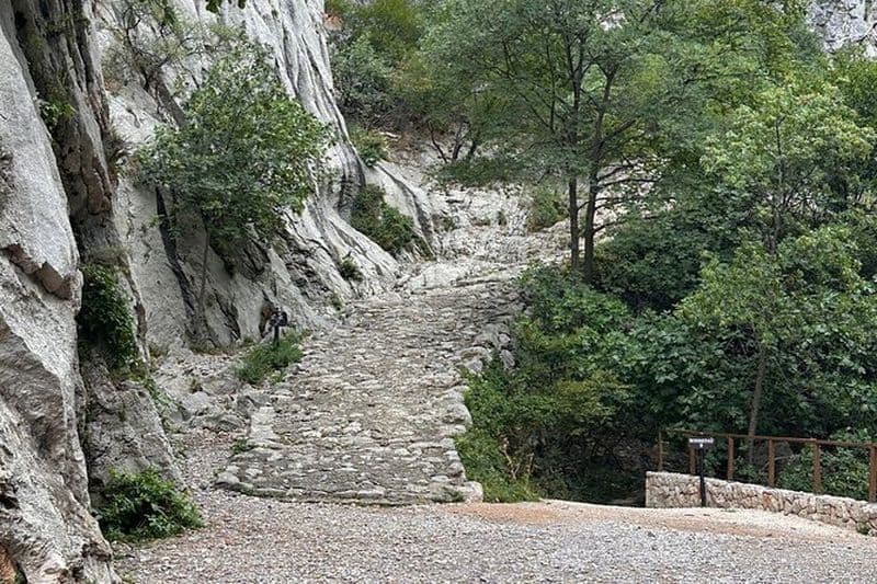 Visite privée du parc national de Paklenica, visite de la grotte et du musée