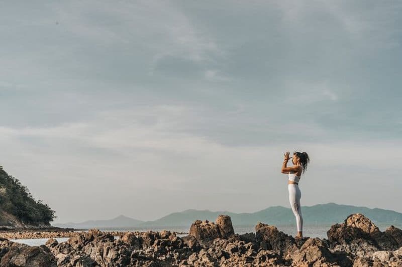 Atelier sur les hanches et l’équilibre des bras adapté aux Juniors – Koh Samui Yoga