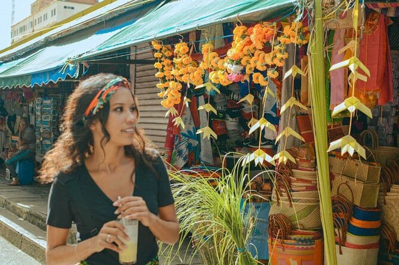 Visite à pied gastronomique et culturelle de la rue de Port Louis