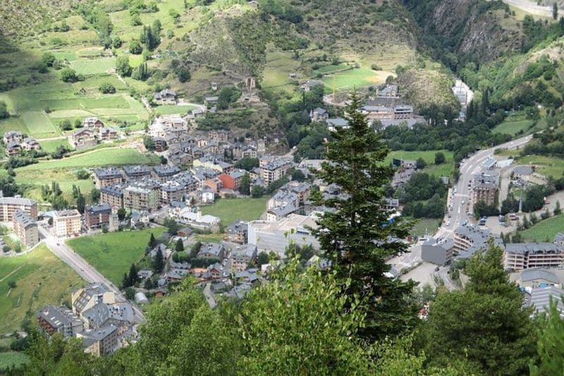Visitez Andorre depuis Barcelone avec chauffeur privé, Mercedes de luxe